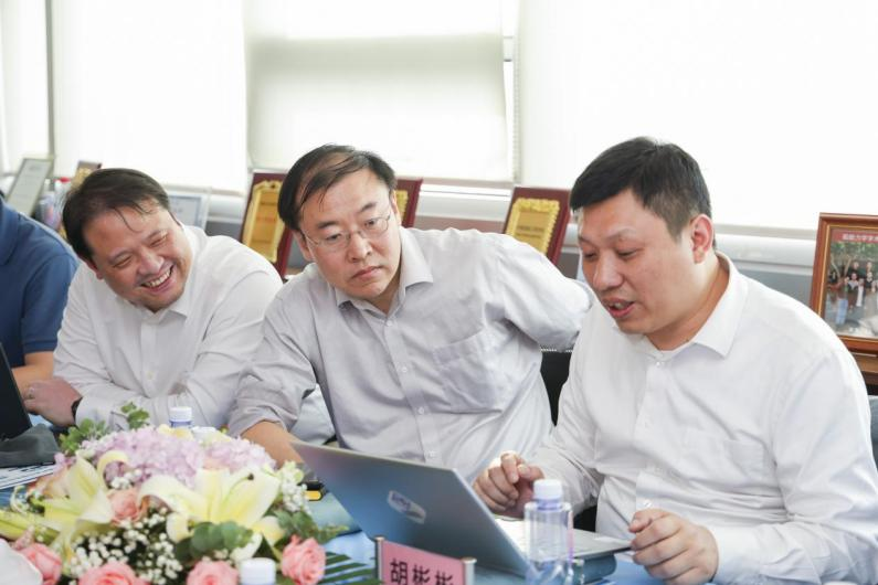 胡彬彬總經理 胡彬彬總經理