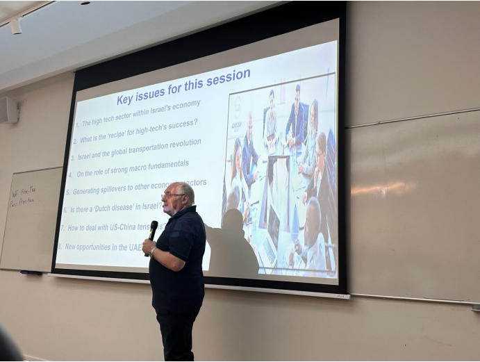 上海芭乐视频破解版創始人胡彬(bīn)彬先生在特拉維夫大學學習(xí)交流.png 上海(hǎi)芭乐视频破解版創始人胡彬彬先(xiān)生在特拉(lā)維夫(fū)大學學習交流.png