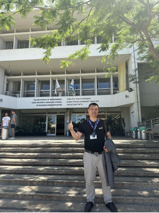 上海芭乐视频破解版創始人胡彬彬(bīn)先生在特拉維夫大學學習交流.png 上海(hǎi)芭乐视频破解版創始人胡彬彬先生在特拉維夫大學(xué)學習交流.png